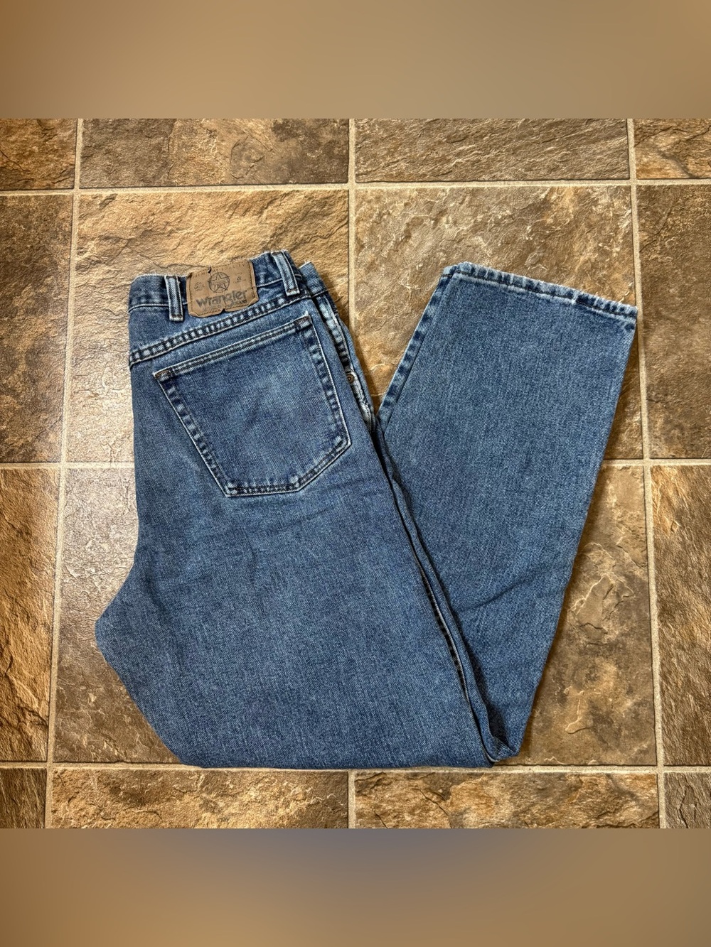Wrangler Jeans  Mens 34x32 Blue Relaxed Straight Fit Light Wash Denim Western